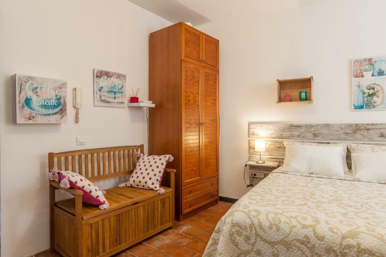 Apartamentos Gadi Corral Siglo XVI Seville Exterior photo